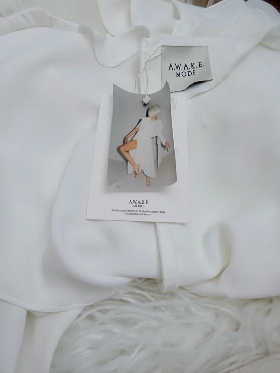 A.W.A.K.E. MODE White Roman Greek Asymmetric Draped Scarf Top - Picture 2 of 16